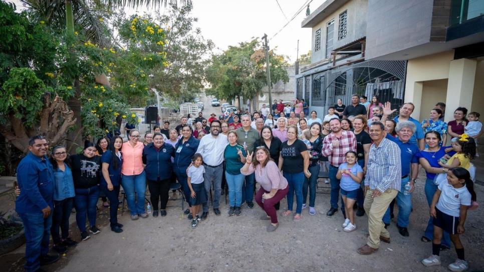 Gámez Mendívil promete pavimentación en la colonia Nuevo México