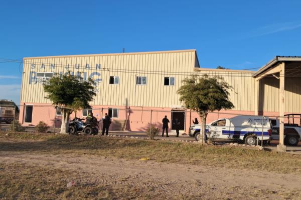 Muere trabajador al caer del techo de una congeladora en el ejido Mochis, Ahome