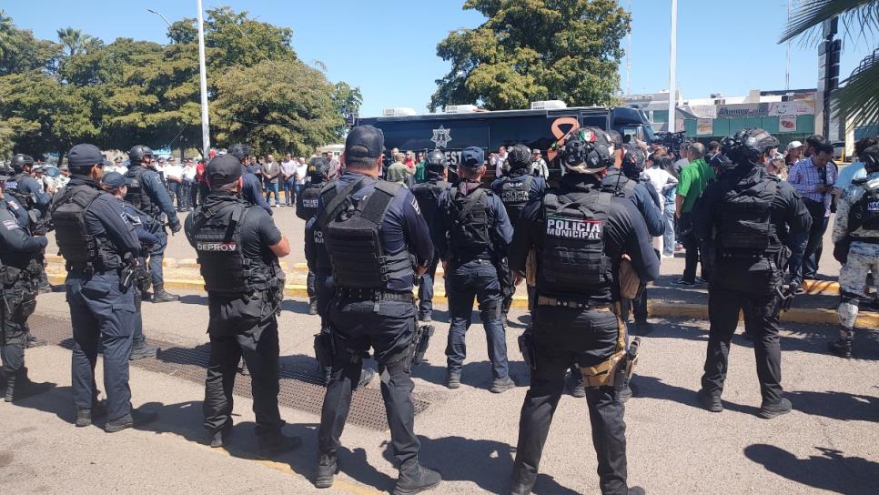 Subsecretario de Seguridad: "La ley no permite que policías porten armas fuera de su horario laboral"