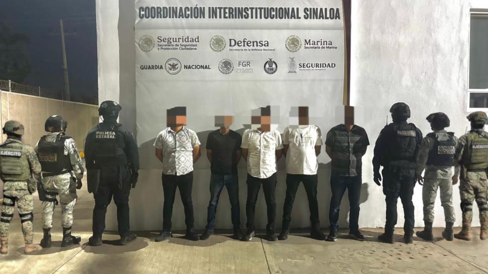 Detienen a cinco civiles y aseguran un vehículo y presunta droga en El Carrizalejo, Culiacán