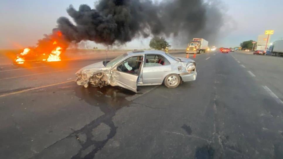 Aparatoso accidente en la México 15 deja un lesionado y un vehículo calcinado