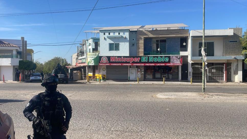 Mini Súper El Roble atacado a balazos en el fraccionamiento Urbi Villa del Roble, en Culiacán