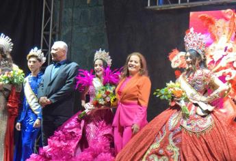 Carnaval “Aves de nuestra Tierra” 2025 llena de fiesta las calles de El Fuerte