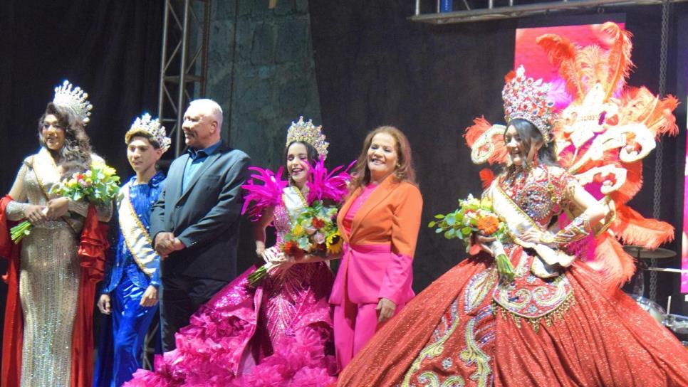 Carnaval "Aves de nuestra Tierra" 2025 llena de fiesta las calles de El Fuerte