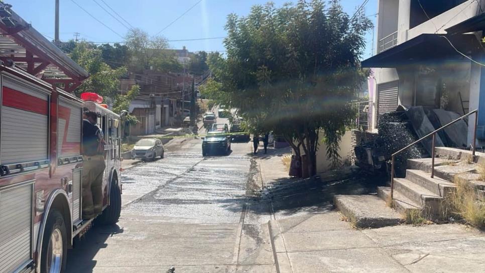 Balacera en Ampliación Lázaro Cárdenas en Culiacán, deja casa baleada e incendiada