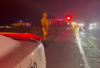 Tráiler embiste a una pareja que viajaba en moto en la México 15, frente al Cuartel Militar