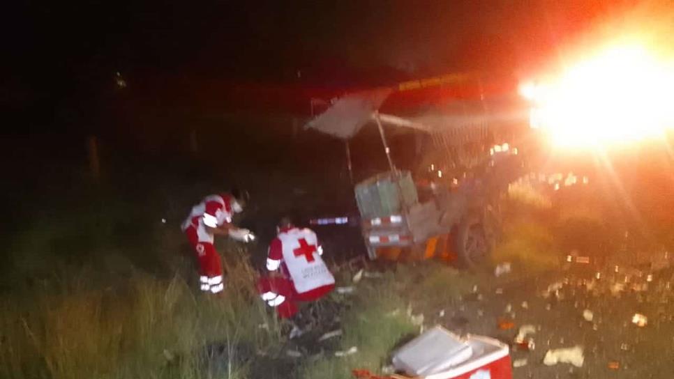 Muere motociclista al ser impactado por un vehículo desconocido frente a León Fonseca, Guasave