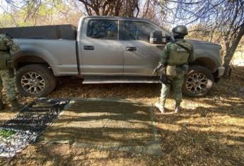 Grupo Interinstitucional asegura Super Duty con blindaje, ponchallantas y cartuchos en Culiacán