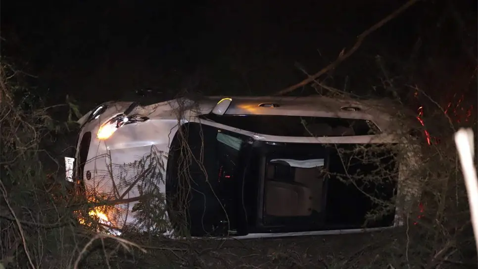 El vehículo en el que viajaban se salió de la carretera. (FOTO: Enrique Chan).