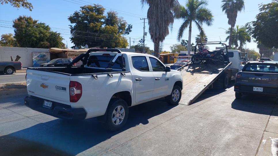 Motociclista termina con lesiones graves tras chocar contra una camioneta en Los Mochis