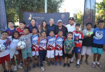 ¡Se fortalece la deporte en Mazatlán! Estrella Palacios pone en marcha rehabilitación del campo deportivo en Santa Fe