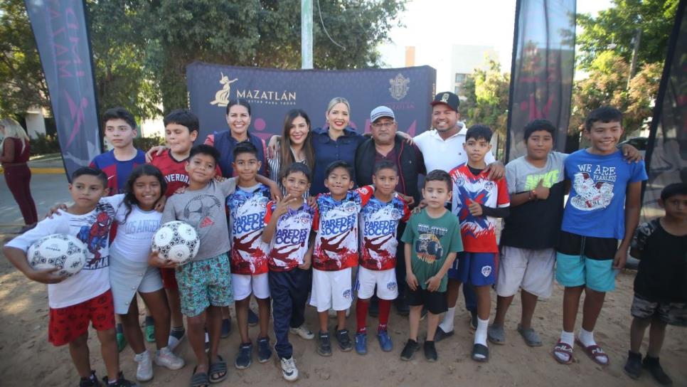 ¡Se fortalece la deporte en Mazatlán! Estrella Palacios pone en marcha rehabilitación del campo deportivo en Santa Fe