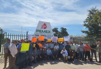 Empleados de Pemex en Topolobampo exigen atención médica tras tres meses sin cobertura