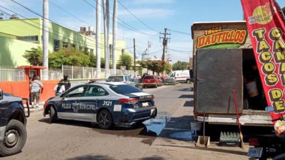 Asesinan a policía municipal de Navolato, quedó sin vida arriba de auto deportivo