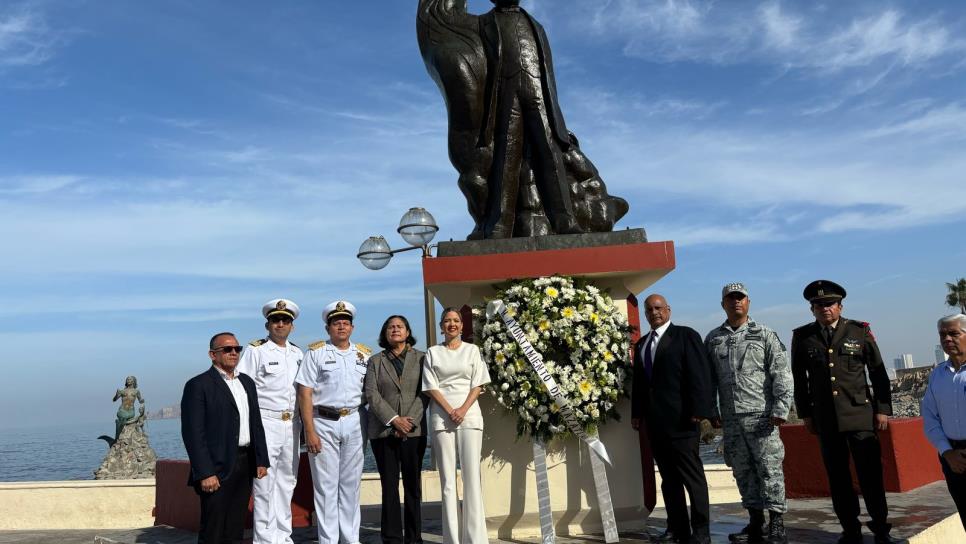 Gobierno de Mazatlán conmemora el CCXIX aniversario del natalicio de Benito Juárez