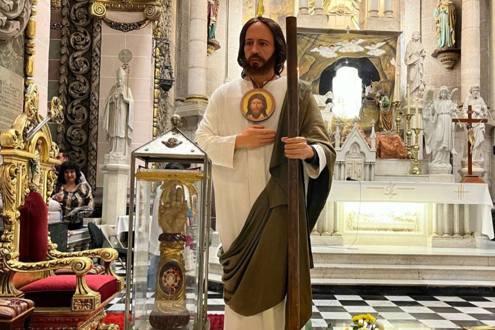 Reciben cientos de feligreses la reliquia de San Judas Tadeo en Mazatlán