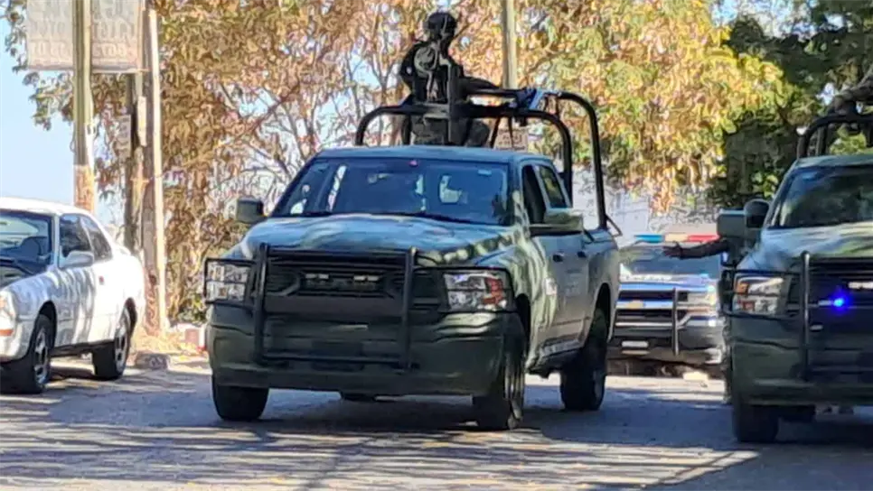 Al llegar al lugar los militares observaron un vehículo Jetta de color blanco con artefactos