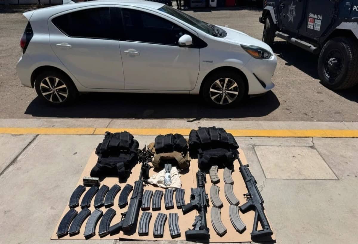 Armas, chalecos, cargadores y un vehículo fueron asegurados. (FOTO: Cortesía).