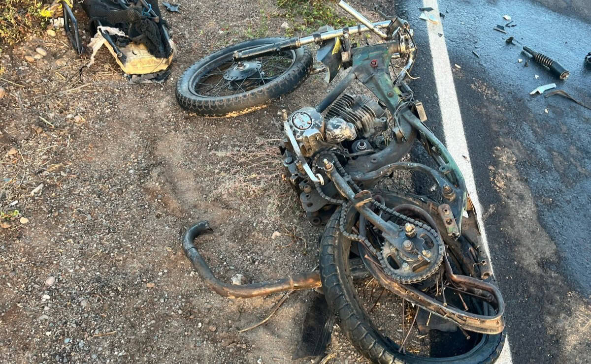 FOTO: Fatal accidente deja dos jóvenes sin vida en la carretera que conduce al campo pesquero Bacorehuis, Ahome