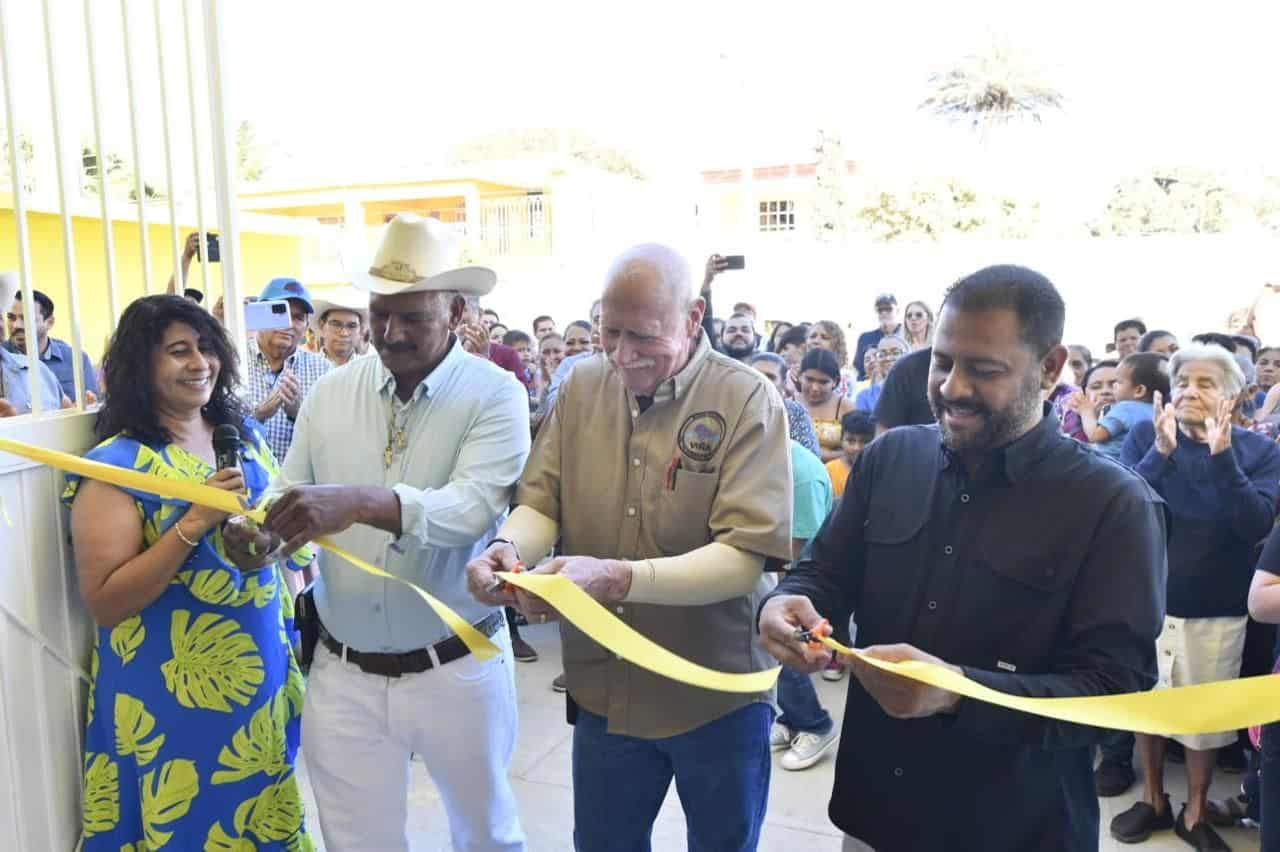 Autoridades cortaron el listón. (FOTO: Mayhan Barraza).