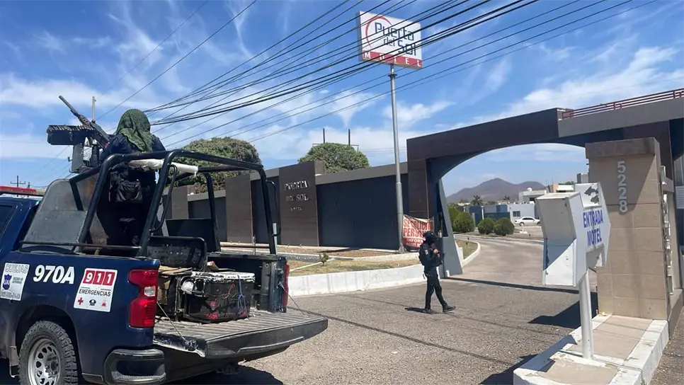 El operativo a las afueras del motel. FOTO: Luz Noticias