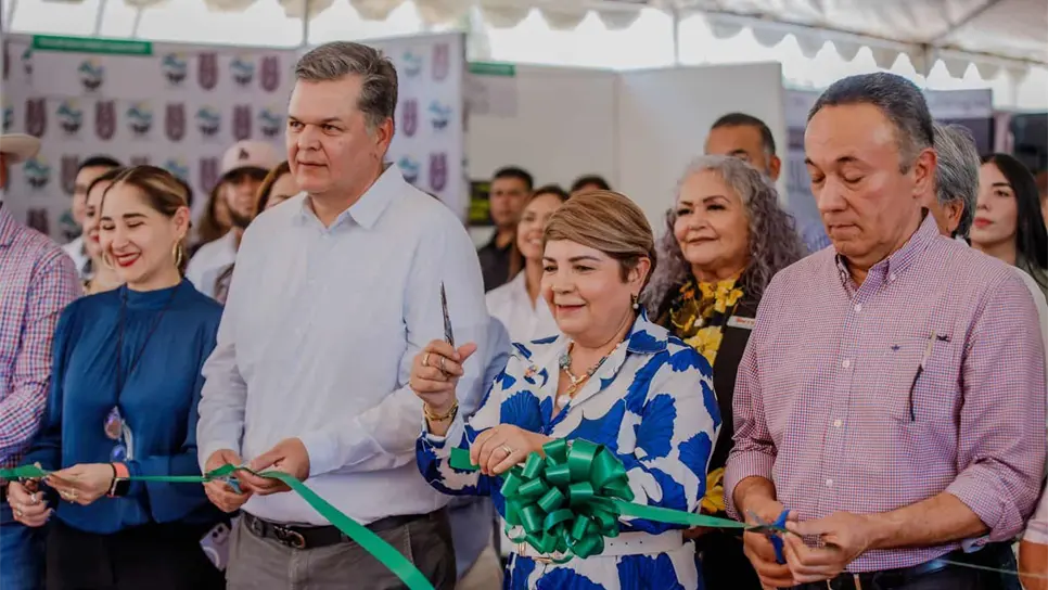 Momento del corte de listón. FOTO: Cortesía.