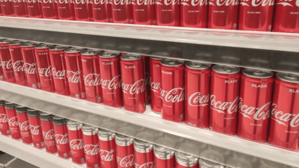 ¿Qué pasa con Coca-Cola en EU? Ahora la endulzan con azúcar de caña
