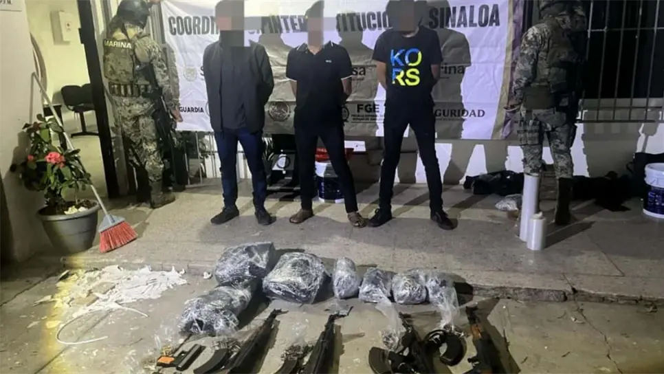 Ante tales evidencias, las tres personas, así como el vehículo y los objetos del delito fueron puestos a disposición del Ministerio Público Federal