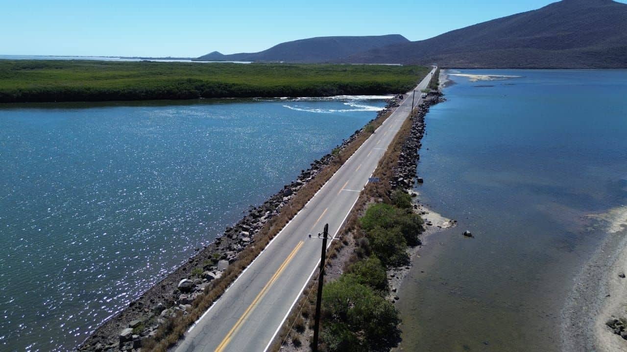 El Secretario de Obras Públicas agregó que fue desde el mes de febrero iniciaron los trabajos para tener listas las carreteras en Semana Santa