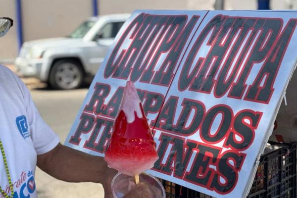 Aumentan ventas de los "Chupa Chupa" afuera de escuelas de Culiacán ¿los has probado?