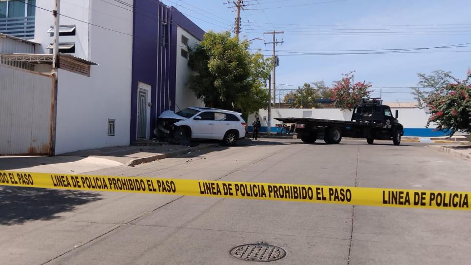 Policías estatales detienen a tres sujetos con armas durante enfrentamiento en la colonia Libertad, en Culiacán Policías estatales detienen a tres sujetos con armas durante enfrentamiento en la colonia Libertad, en Culiacán