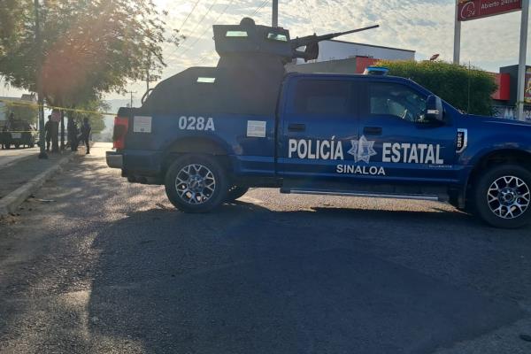 Ejecutan a balazos a un desconocido frente al mercado de abastos en Culiacán