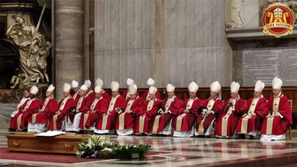 En el primer caso, son quienes ocupan cargos importantes dentro del Vaticano y suelen percibir un salario mensual cercano a los 5 mil euros, siendo 111 mil 552 pesos mexicanos