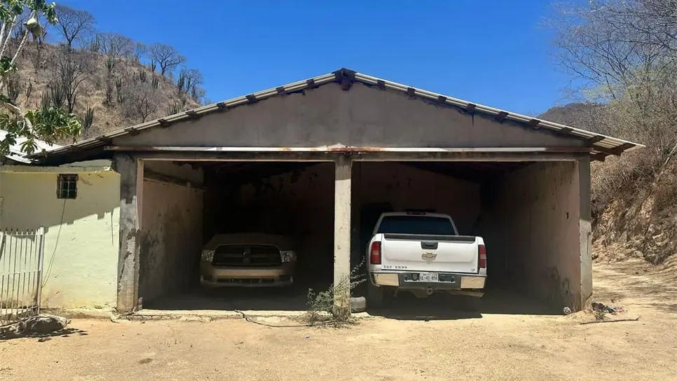 Se aseguraron dos camionetas, una de ellas blindada. (FOTO: Cortesía).