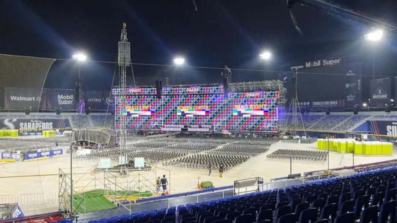 El cantante de regional mexicano se mantiene a la vanguardia con tecnología de gran nivel con la que marca un antes y un después en la calidad que se ofrece en los espectáculos en vivo