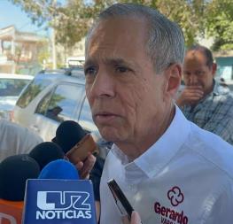 "No estoy aquí para reclamar nada, ni para distraer a nadie": Gerardo Vargas reiteró su compromiso de seguir trabajando por Ahome "No estoy aquí para reclamar nada, ni para distraer a nadie": Gerardo Vargas reiteró su compromiso de seguir trabajando por Ahome