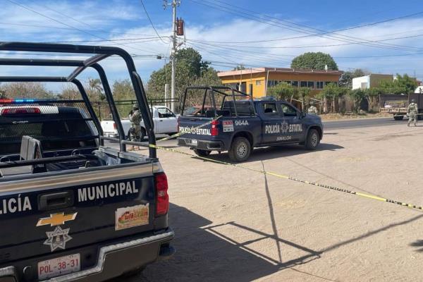 Abandonan a dos ejecutados a la orilla de la carretera a Sanalona en la colonia El Barrio, en Culiacán