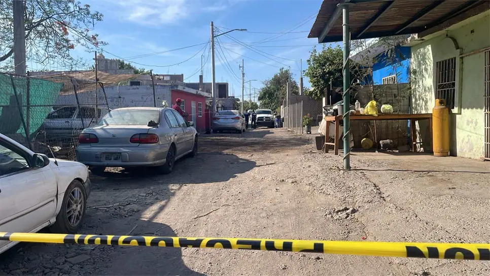 El cuerpo quedó en la entrada del domicilio. (FOTO: Ángel Beltrán).