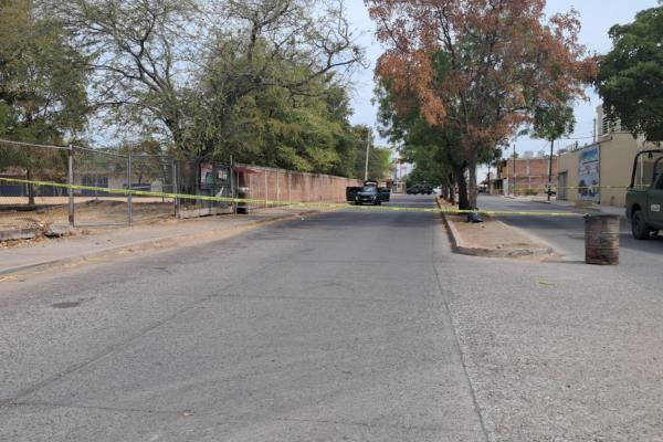 Camioneta con explosivos no ha sido retirada al exterior de una primaria en Culiacán