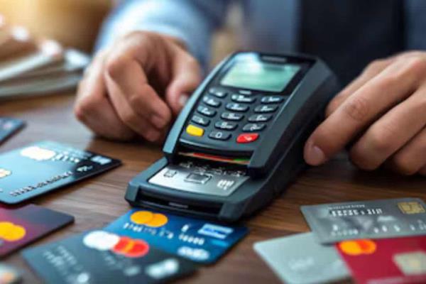 Skimming, el nuevo fraude con el que clonan tu tarjeta en segundos