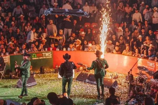 Los Alegres del Barranco vuelven a cantar corrido sobre el Cártel de Jalisco | VIDEO