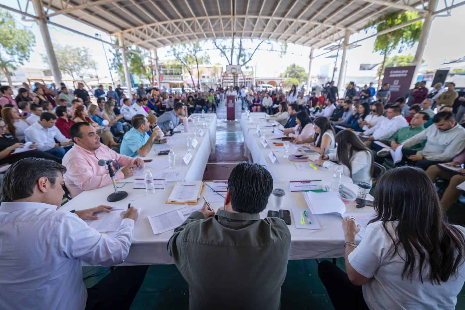 Cientos de personas acudieron a la sesión. (FOTO: Cortesía).