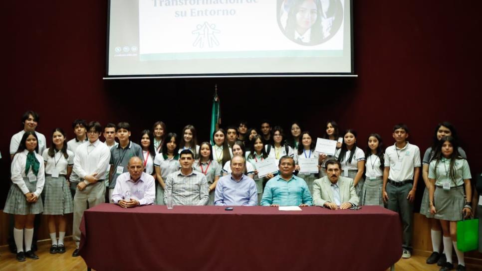 Estudiantes de COBAES destacan en concursos de ortografía, inglés y pensamiento social Estudiantes de COBAES destacan en concursos de ortografía, inglés y pensamiento social