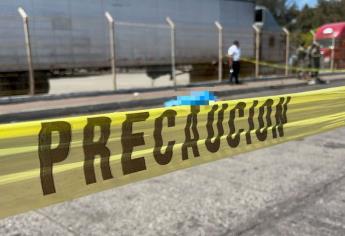 Tráiler atropella a adulto mayor en la entrada del Ferry en Mazatlán
