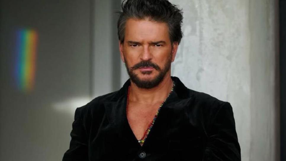 Ricardo Arjona se salva por poco de una multa mientras compraba dulces | VIDEO Ricardo Arjona se salva por poco de una multa mientras compraba dulces | VIDEO