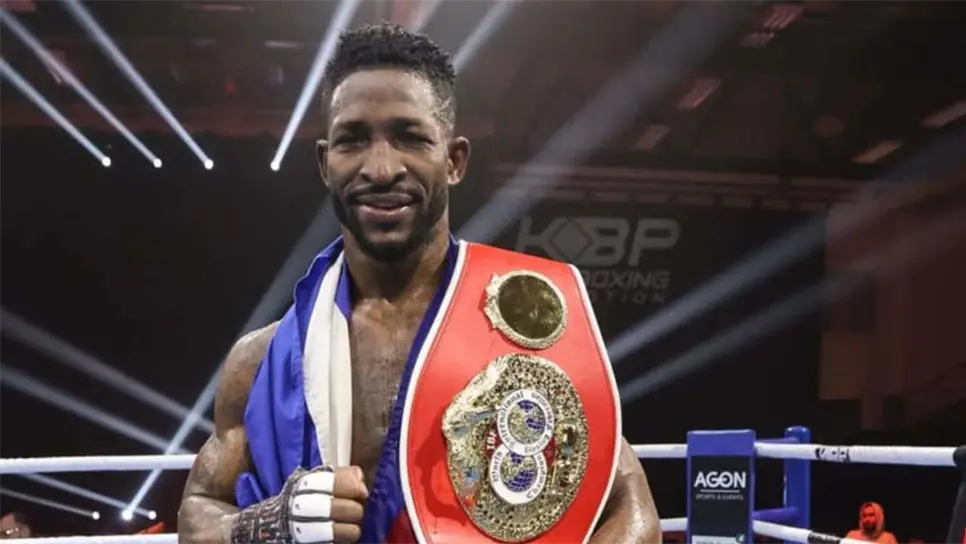 William Scull llega a la cita como el campeón de la Federación Internacional de Boxeo (FIB), el cual buscará dar la sorpresa del año boxístico para apoderarse de los cinturones de la CMB, OMB y AMB, en la división de los supermedianos