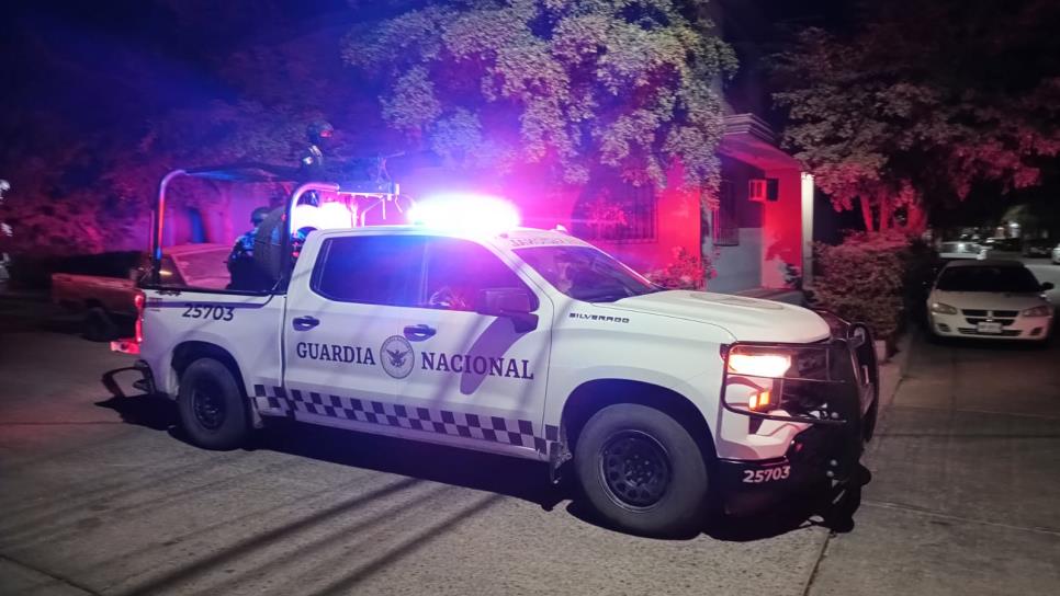 Detienen a 2 hombres con un arma y un vehículo robado en el fraccionamiento Stase, Culiacán Detienen a 2 hombres con un arma y un vehículo robado en el fraccionamiento Stase, Culiacán