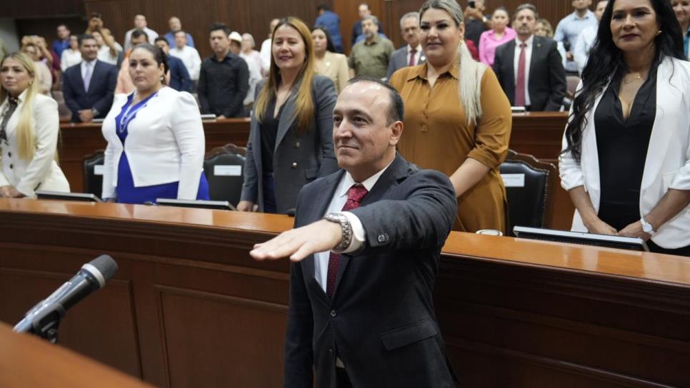 Antonio Menéndez rinde protesta como Presidente Municipal sustituto de Ahome Antonio Menéndez rinde protesta como Presidente Municipal sustituto de Ahome