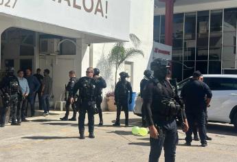 Despliegan policías en el Ayuntamiento de Ahome tras manifestación de trabajadores
