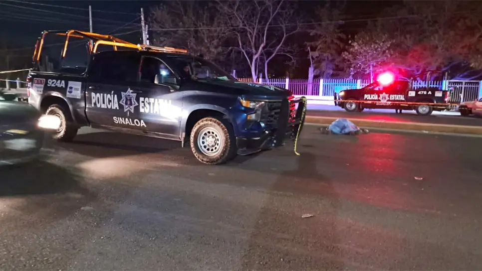 El cuerpo quedó tendido sobre la carretera. (FOTO: Luis Ramírez).